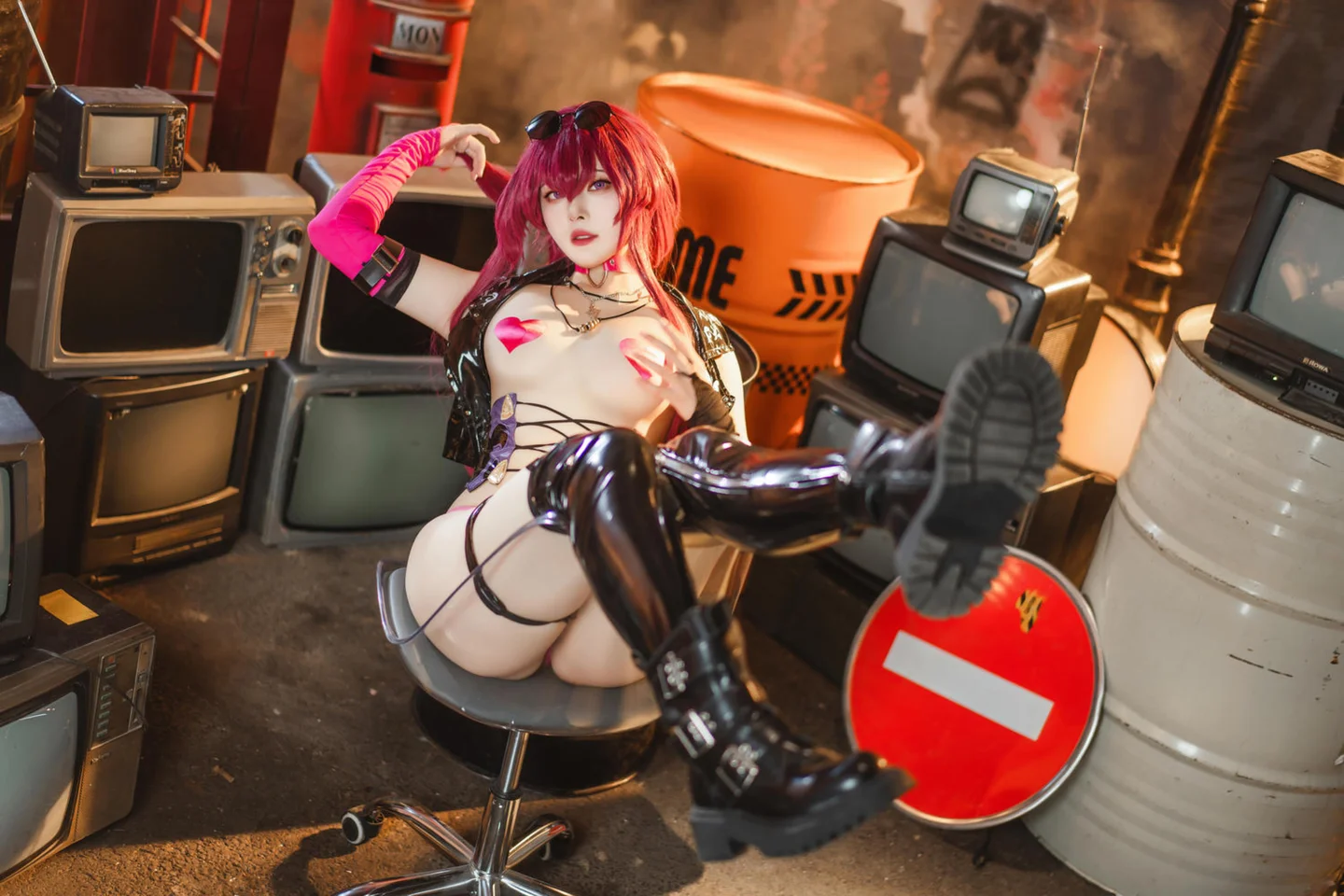 Natsuko_夏夏子_No_081_崩坏·星穹铁道_卡芙卡_朋克同人_60P_895MB tg@simisebaisi 【丝足阁】047.webp